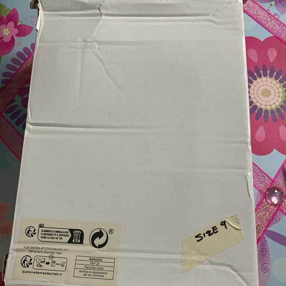 Black boots - Picture 6 of 7